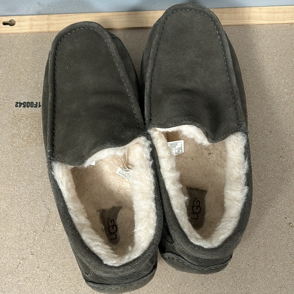UGG men’s Ascot Slipper size 10 greenish color fleece lining - Picture 8 of 16